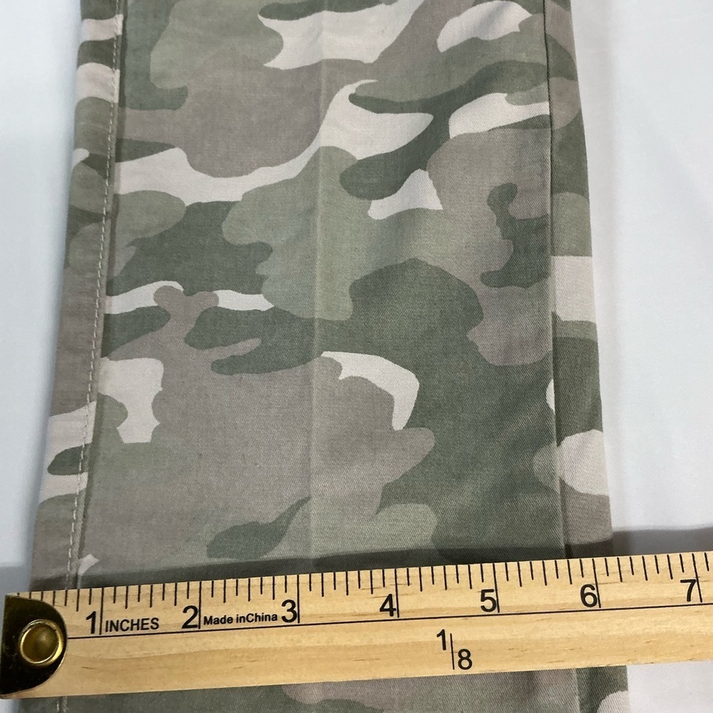 GAP Women's Girlfriend Khakis Camouflage Straight Leg - Picture 10 of 10